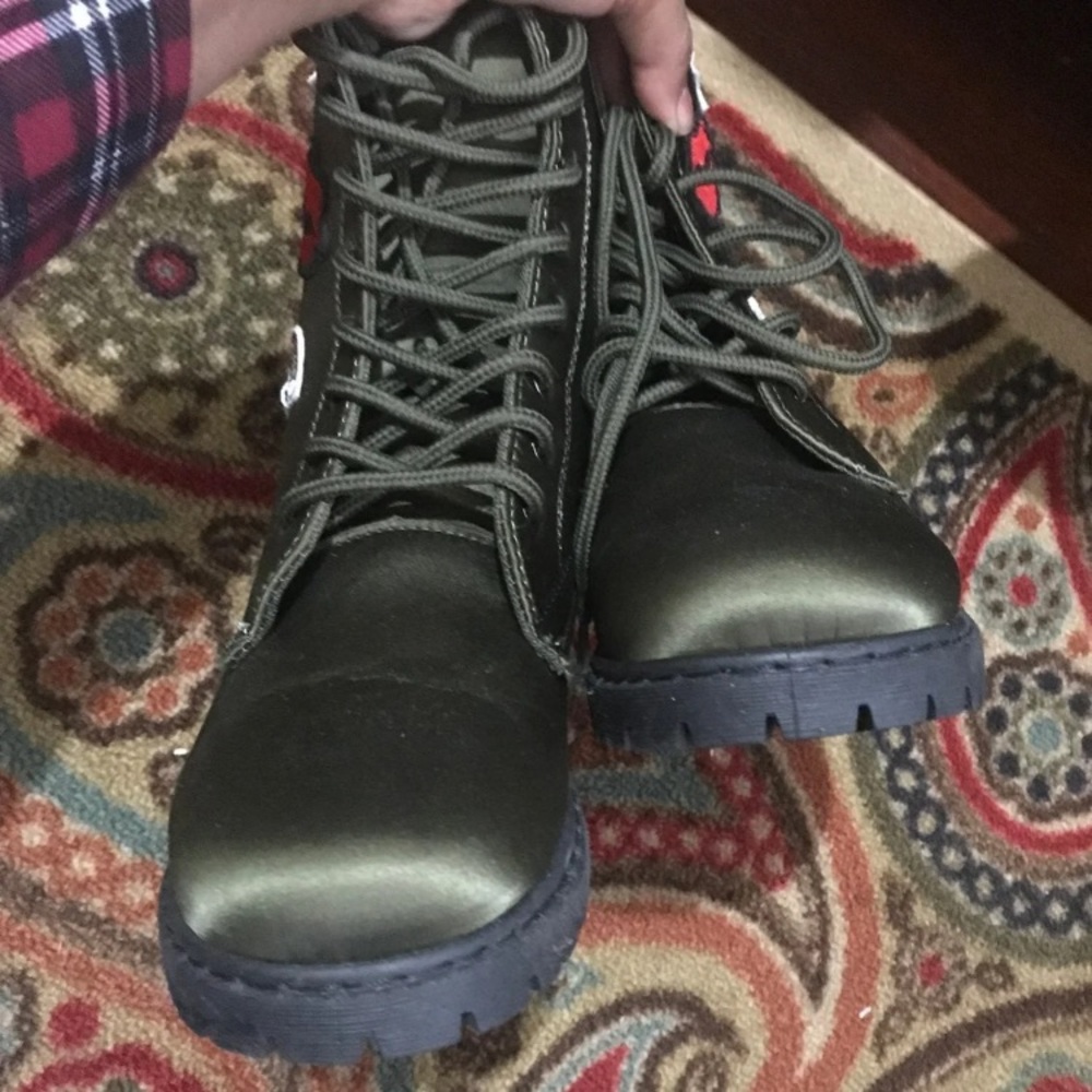 Etc love Oliver green lace up booties -7/8 size - Picture 9 of 12